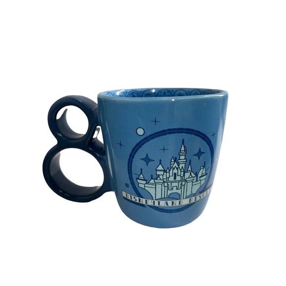 Disneyland Resort ‘The Year to Be Here’ Mickey Minnie Pluto Chip Dale Mug 2018 - Picture 4 of 6
